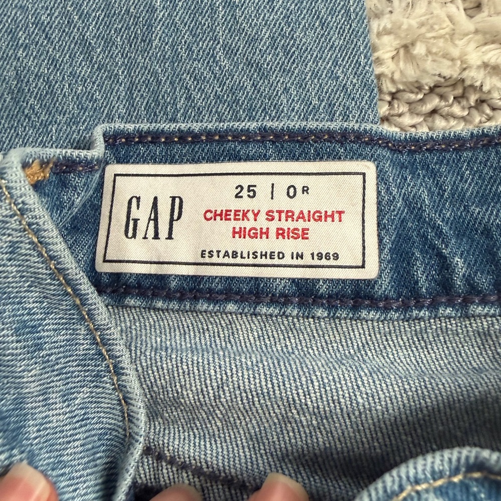 GAP Cheeky Straight High Rise Jeans - Light Blue Wash